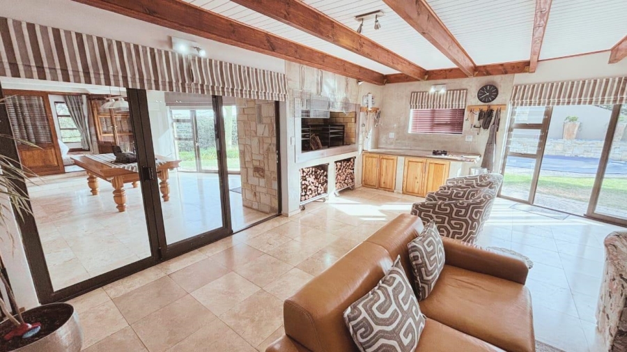 4 Bedroom Property for Sale in Grootbrakhoogte Western Cape